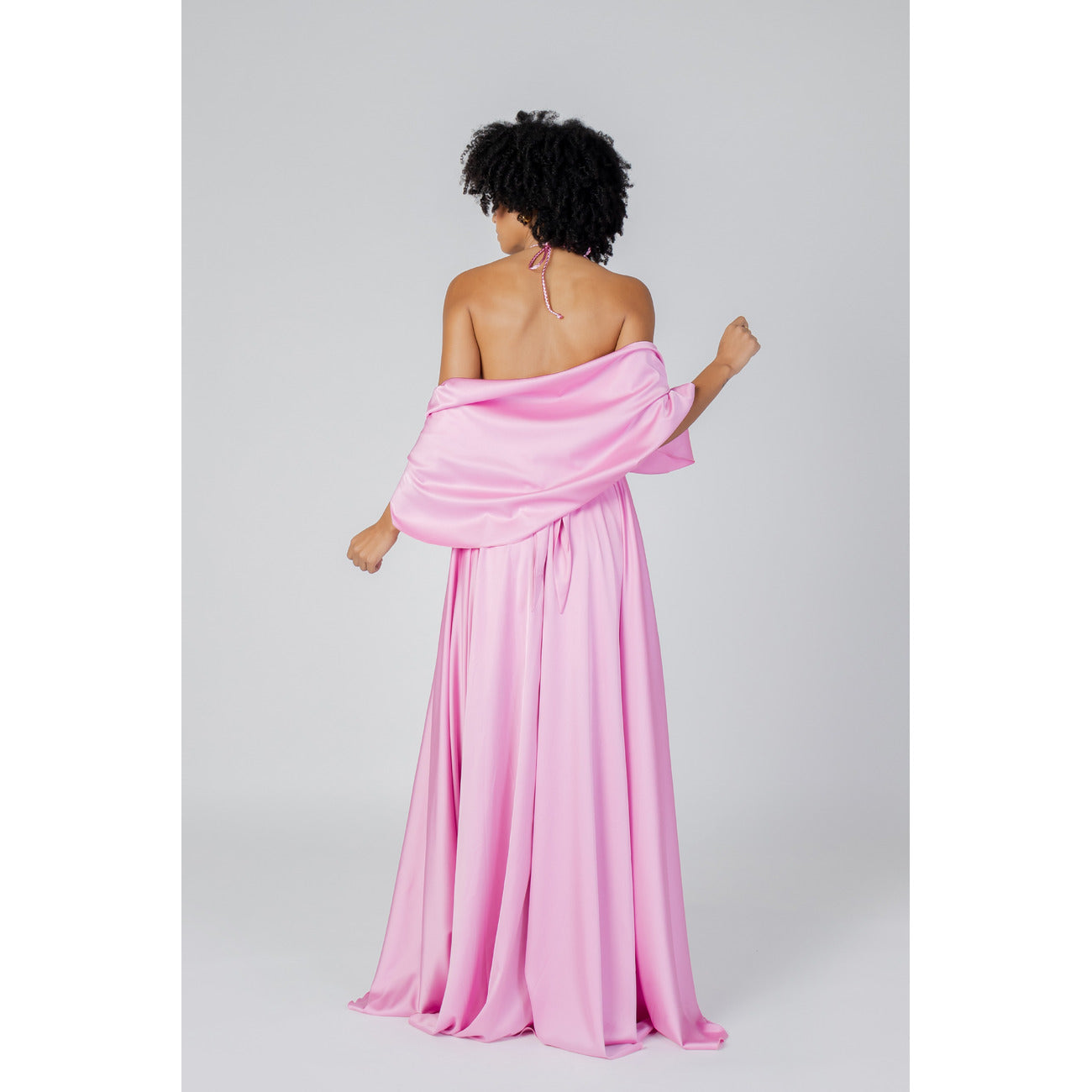 Sol Qadın Qadın Eşarp taxır