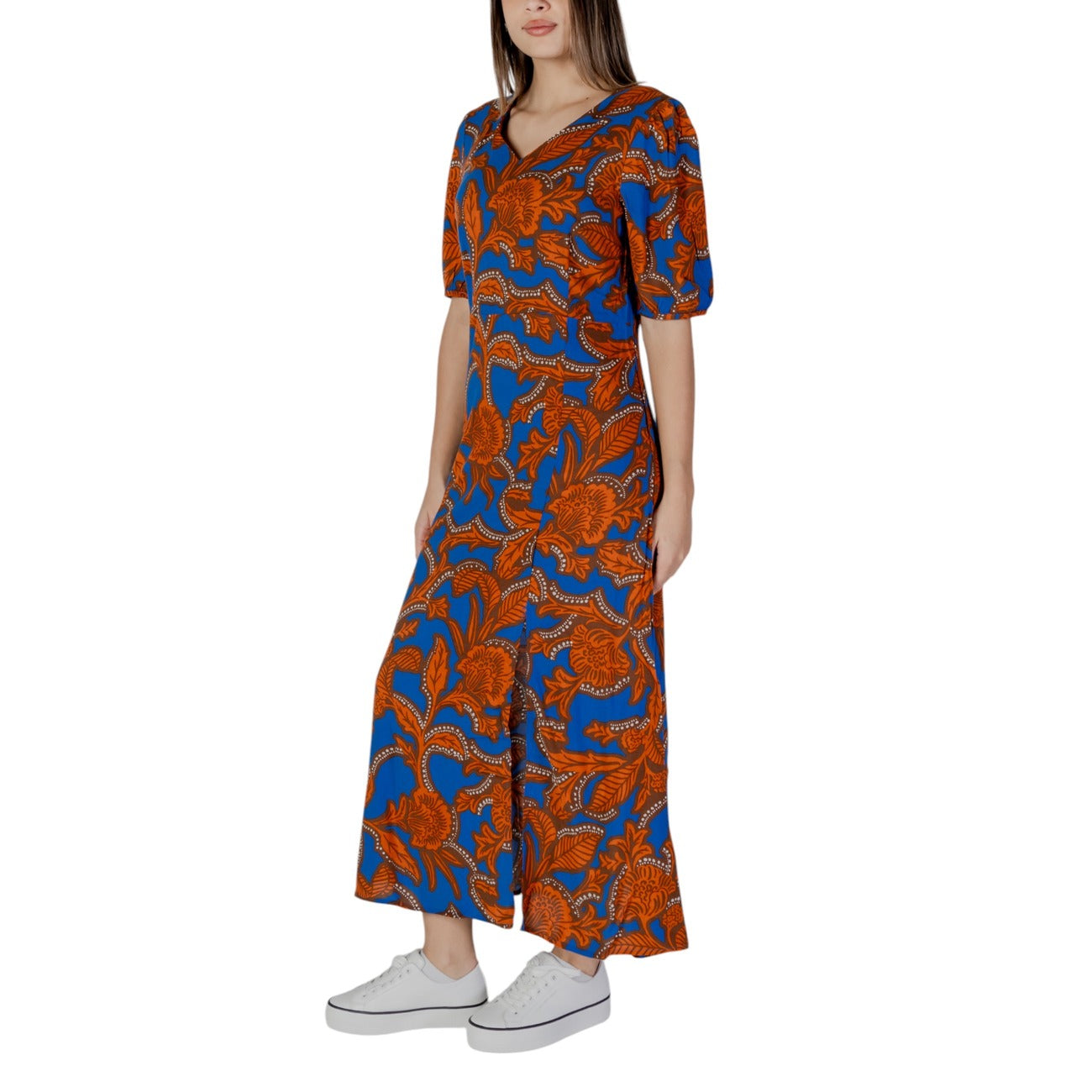 Платье для молодых женщин